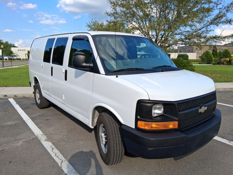 Picture 3/28 of a 2009 Chevrolete Express 2500 (3/4 Ton) with Low Miles for sale in Wauchula, Florida