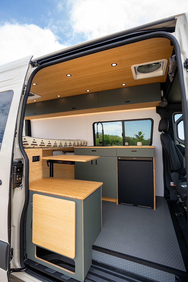 Picture 3/18 of a 2025 Geotrek Albatross Sprinter 144 AWD for sale in Boulder, Colorado