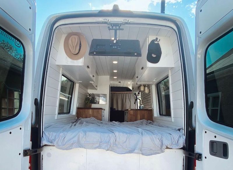 Picture 4/10 of a Gorgeous 2013 Mercedes-Benz Sprinter 2500 Turbo Diesel for sale in Tucson, Arizona