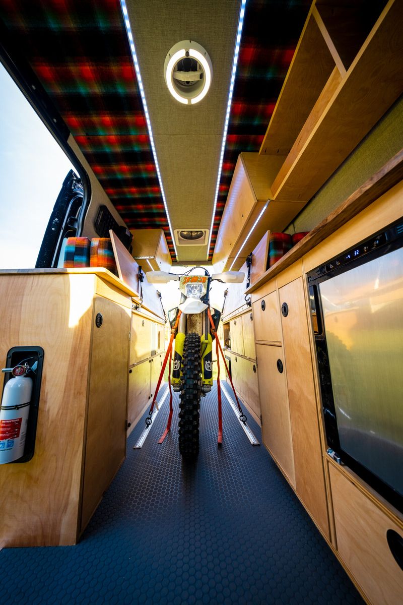 Picture 5/10 of a Mercedes Sprinter 2500 RV for sale in Stevensville, Maryland