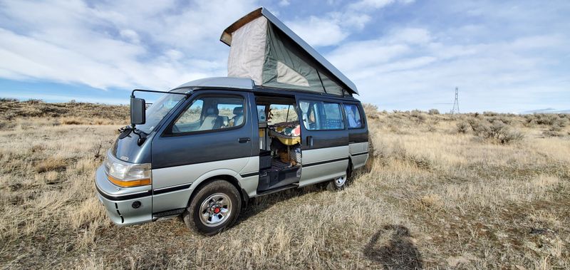 Picture 1/11 of a 1992 Toyota Hiace cruising cabin  for sale in Boise, Idaho