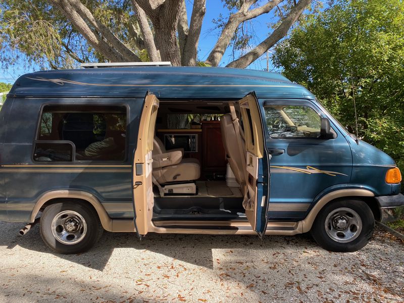 Picture 3/14 of a 2000 Dodge 1500 Conversion Camper Van for sale in Bradenton, Florida