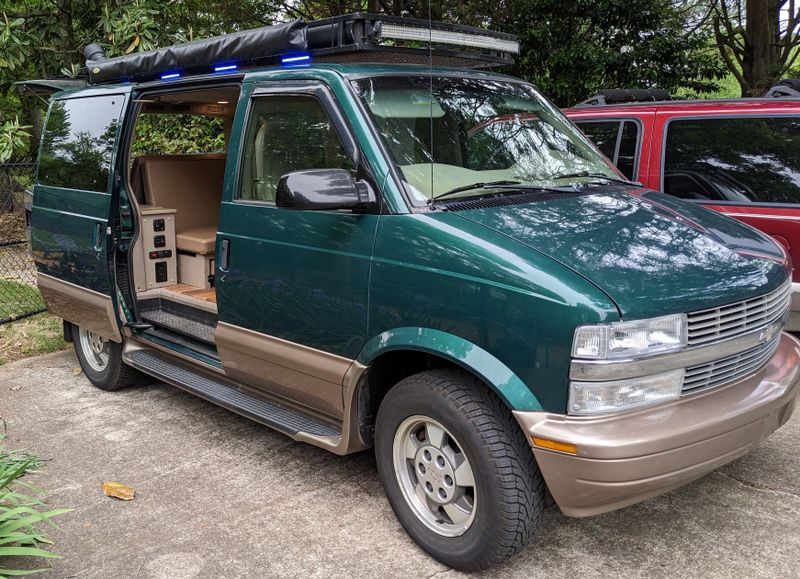 Picture 3/3 of a 2003 Chevrolet Astro Van AWD for sale in Medford, Oregon