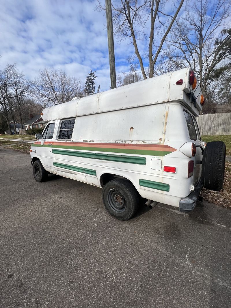 Picture 3/7 of a PRICE DROP!! 1989 GMC Vandura SKOOLIE  for sale in Detroit, Michigan