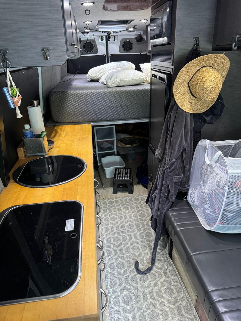 Picture 3/27 of a 2011 Sprinter 2500 170" Extended High Roof for sale in Cincinnati, Ohio