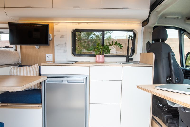 Picture 3/17 of a Carol - The home on wheels by Bemyvan | CamperVan Conversion for sale in Las Vegas, Nevada