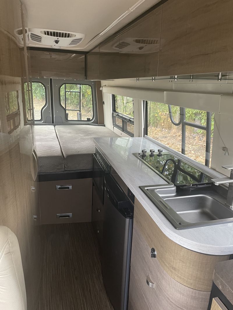 Picture 5/21 of a Winnebago ERA X  Sprinter 3500 4x4 170 EXT WB  for sale in Hood River, Oregon