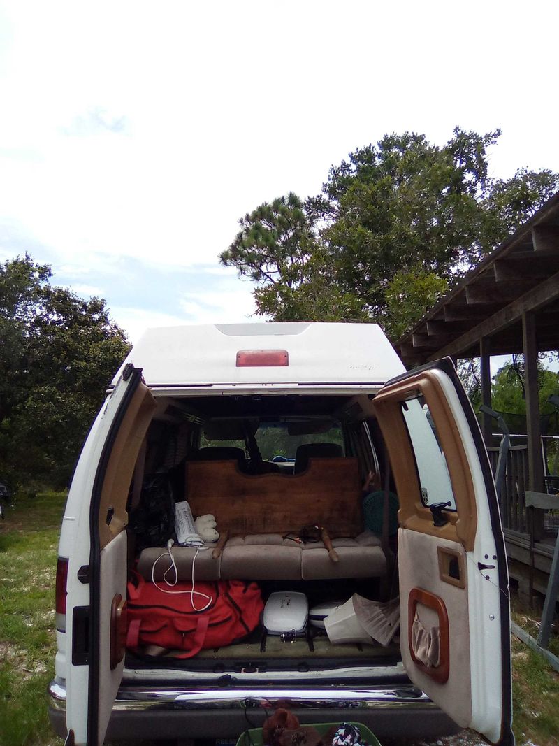 Picture 5/9 of a 1995 Ford Econoline club wagon for trade car that runs .  for sale in Carrabelle, Florida