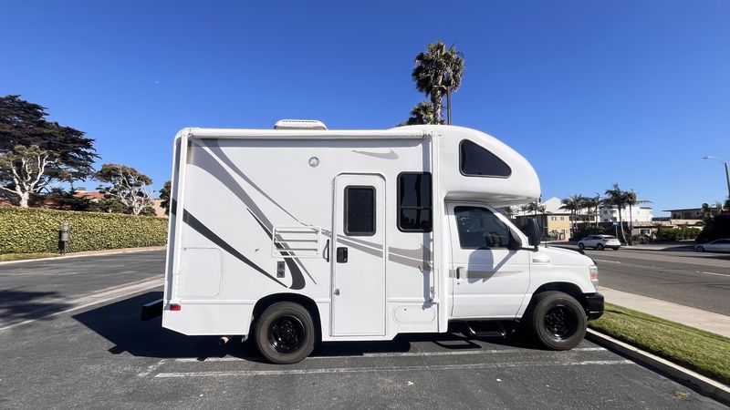 Picture 1/20 of a Smallest RV 19ft Ford Econoline 350 for sale in Sunset Beach, California