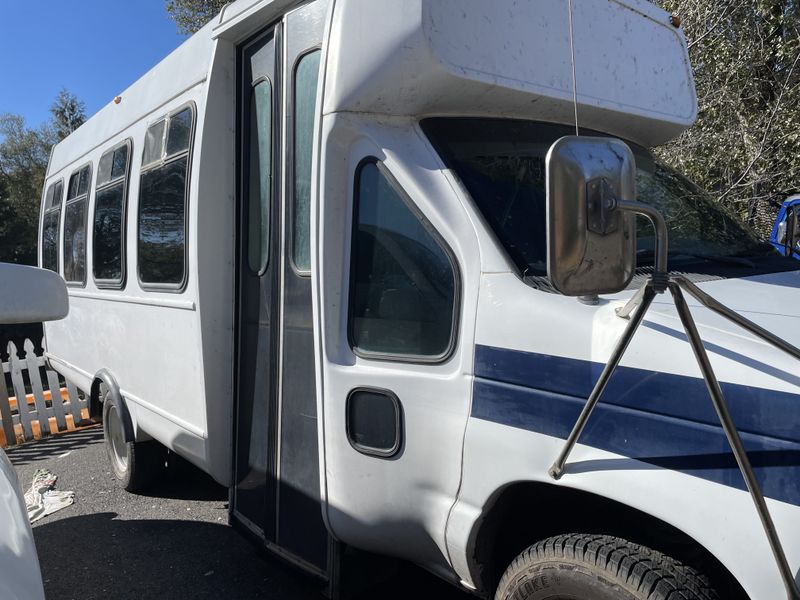 Picture 3/8 of a 1994 Ford bus for sale in Sonora, California