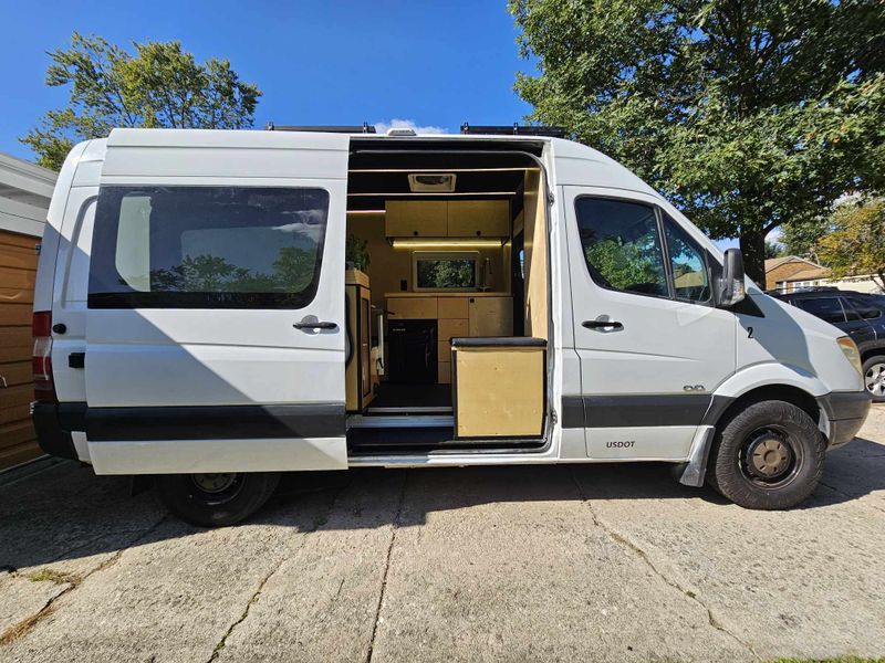 Picture 3/19 of a 2008 Sprinter 144Wb RWD with indoor shower and 75inch bed for sale in Lombard, Illinois