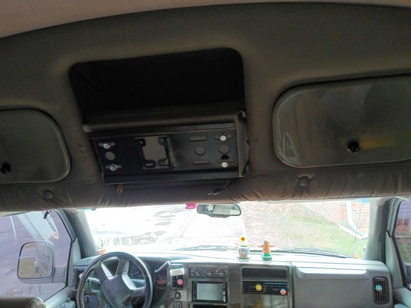 Picture 4/17 of a 2003 GMC SAVANNA 1500 Passenger for sale in Red Bud, Illinois