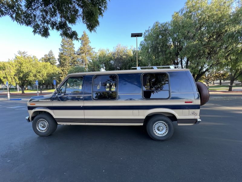 Picture 5/12 of a Camping Van for sale in San Jose, California
