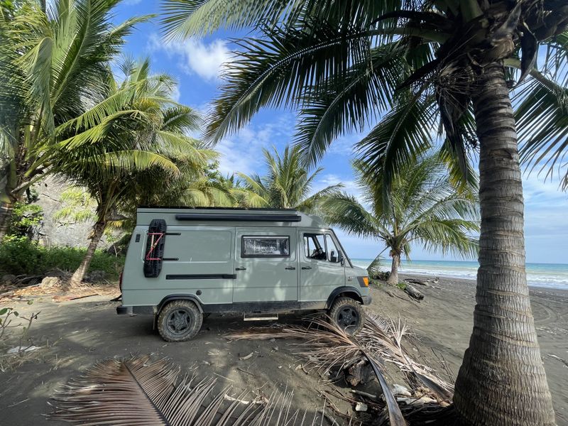 Picture 4/12 of a Mercedes 310 4x4, 27.000km for sale in Panama City, Florida