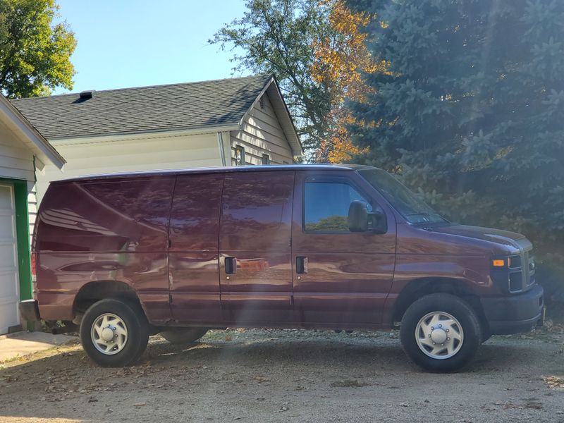 Picture 1/11 of a Ford Econoline E350 Super Duty 2008 for sale in Savannah, Georgia