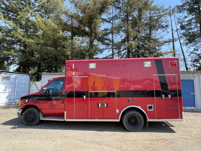 Picture 1/34 of a 2005 Ford E450 Ambulance Camper for sale in Santa Rosa, California