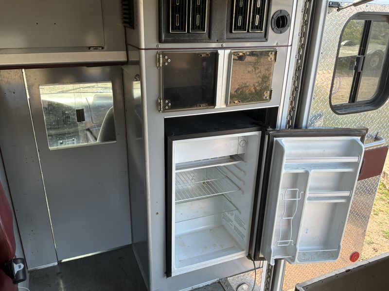 Picture 5/20 of a 1999 Ford E350 Diesel Ambulance/Camper for sale in Wikieup, Arizona