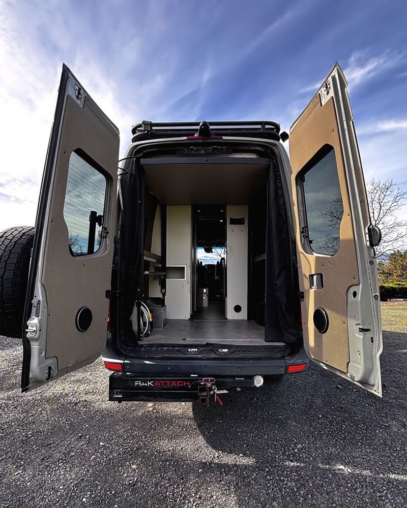 Picture 5/23 of a 2017 Freightliner Sprinter 170 — Ready to Go 4x4 for sale in Hood River, Oregon