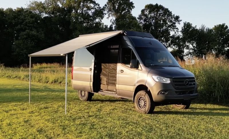 Picture 5/22 of a Van de Wolf - The Ultimate 4x4, Off-Grid Bugout Campervan for sale in West Chester, Pennsylvania