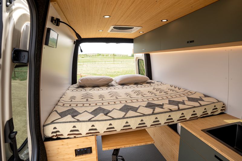 Picture 4/10 of a 2025 Geotrek Bear Peak Sprinter 144 AWD for sale in Boulder, Colorado