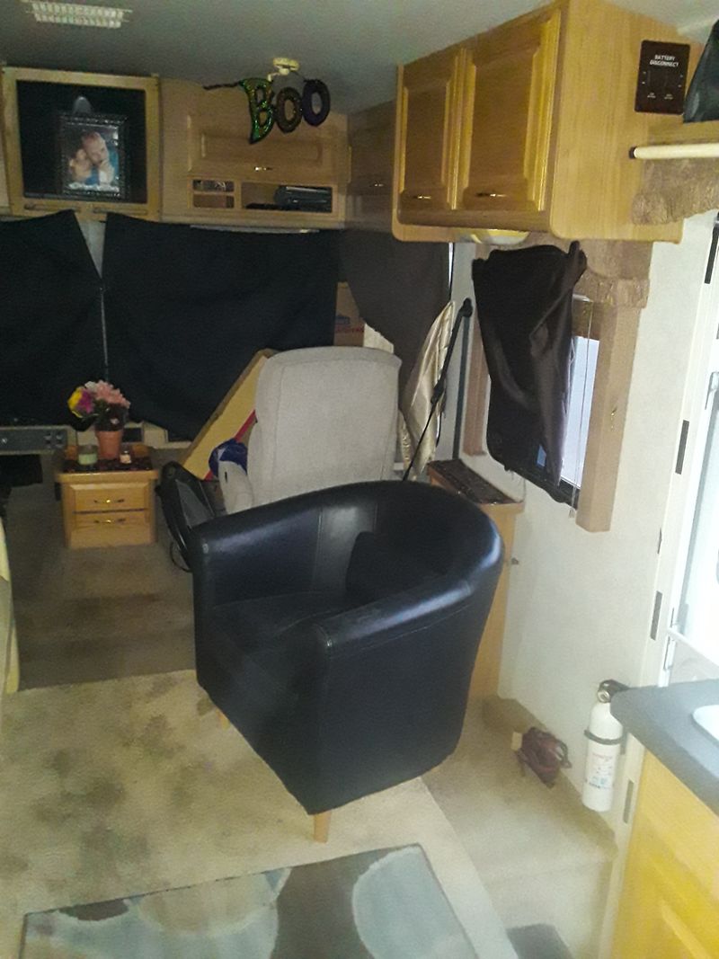 Picture 4/5 of a 1998 Fleetwood bounder  for sale in Mesa, Arizona