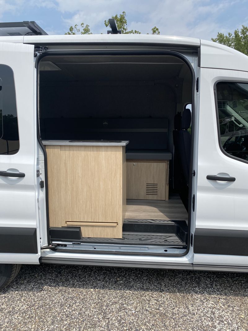Picture 3/18 of a 2021 Ford Transit 250 AWD for sale in Villa Ridge, Missouri