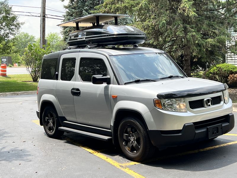 Picture 1/27 of a 2011 HONDA ELEMENT LX AWD CAMPER SUV for sale in Lisle, Illinois