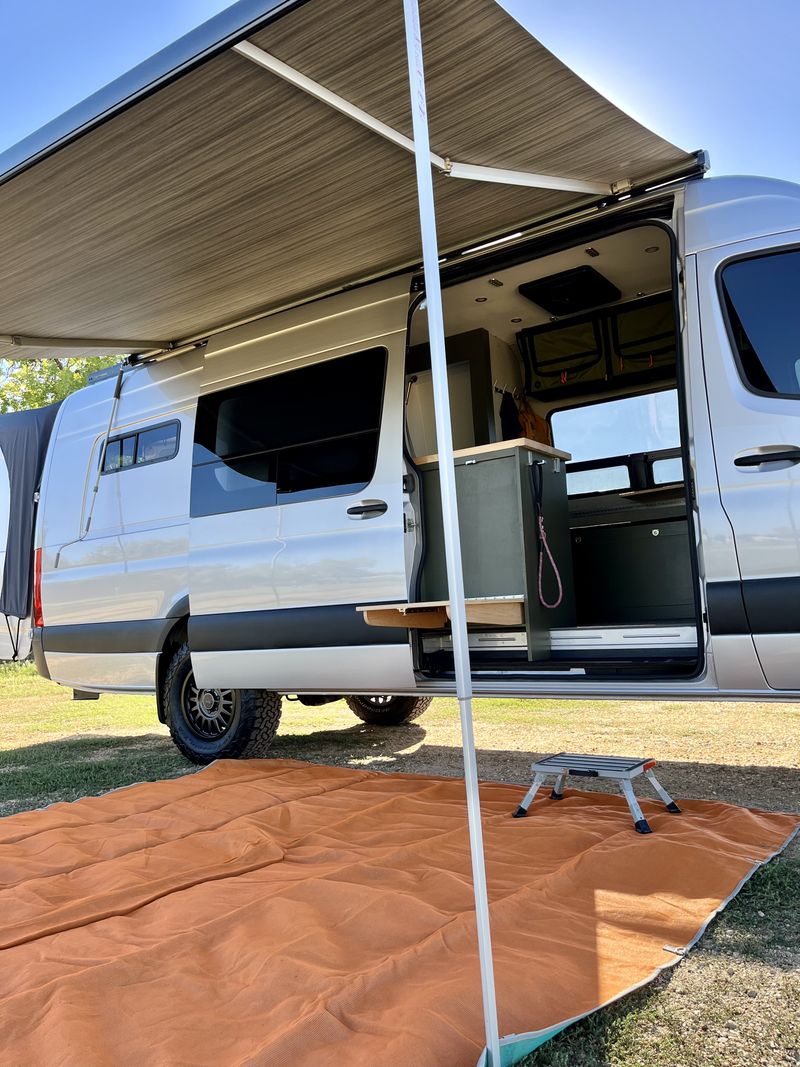 Picture 4/28 of a 2019 Mercedes’ Benz sprinter 170ext 4x4 Diesel for sale in Longmont, Colorado