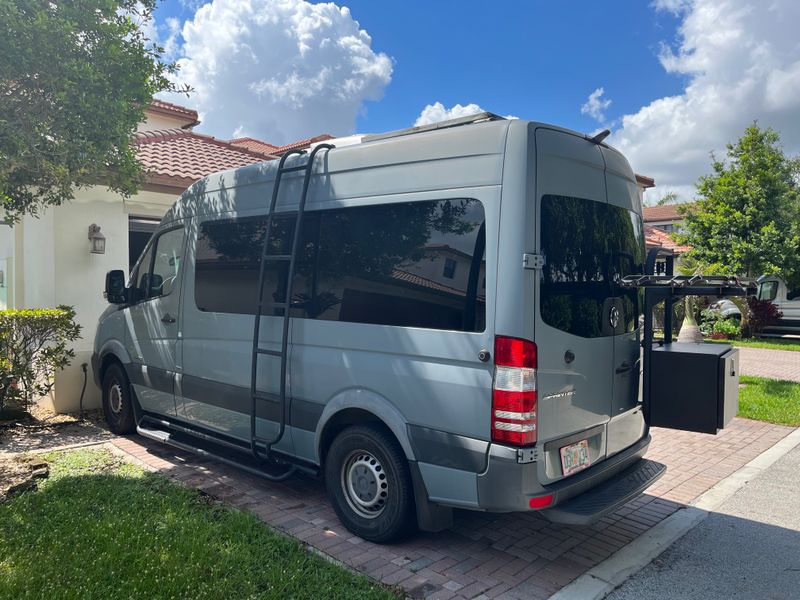 Picture 2/31 of a SPRINTER 2500 144 WB Passenger Van for sale in Pembroke Pines, Florida