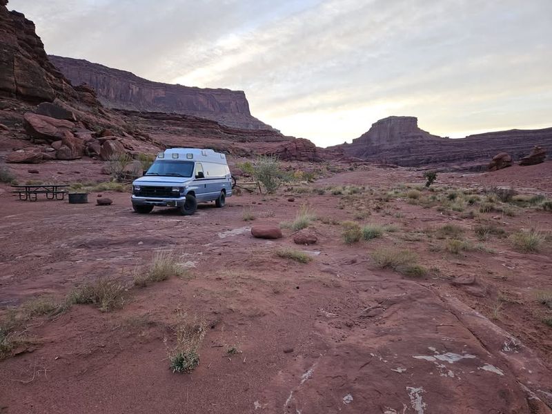 Picture 2/18 of a 2005 E350 Camper for sale in Littleton, Colorado