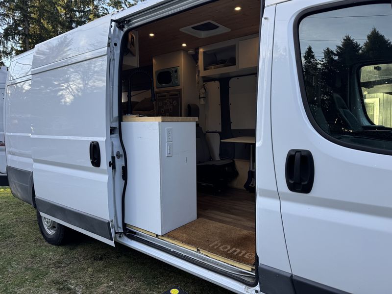 Picture 2/9 of a 2018 RAM PROMASTER 3500 Extended Converted Van for sale in Seattle, Washington