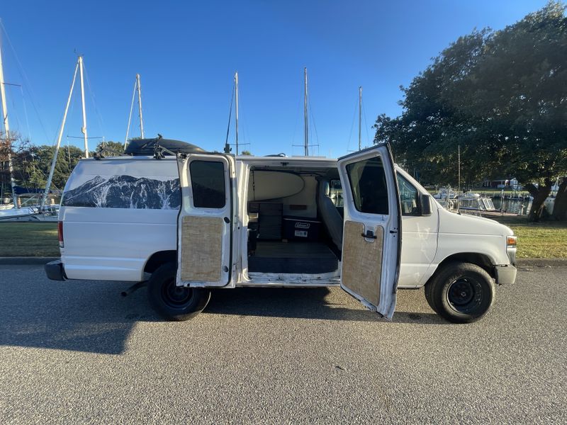 Picture 2/26 of a 2014 Ford E-350 Adventure Van for sale in Hampton, Virginia