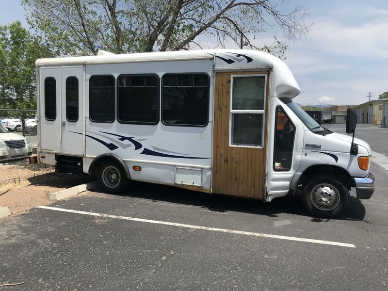 Picture 4/8 of a Cloud 2006 Ford E-350 for sale in Santa Fe, New Mexico