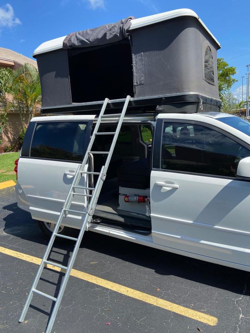 Picture 1/19 of a 2013 Dodge Grand Caravan Camper for sale in Hallandale, Florida