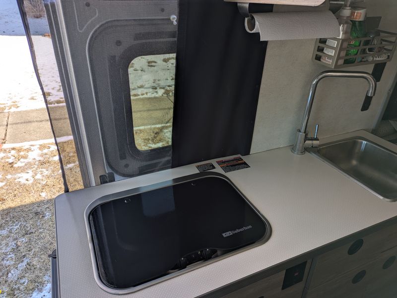 Picture 4/21 of a 2021 Winnebago Solis 59P for sale in Chicago, Illinois