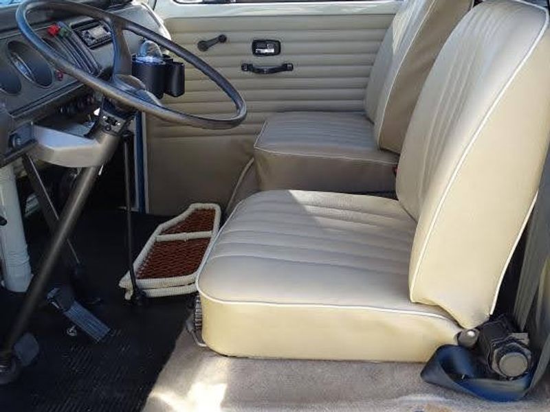 Picture 4/41 of a 1972 Volkswagen Vanagon Westfalia for sale in Troy, Michigan