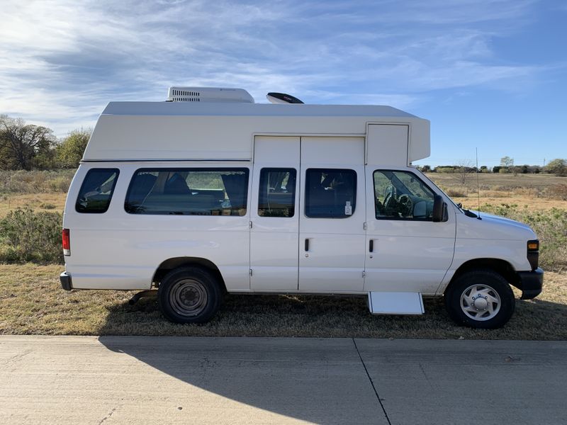 Picture 1/10 of a 2008 Ford E350 Camper Van for sale in Frisco, Texas