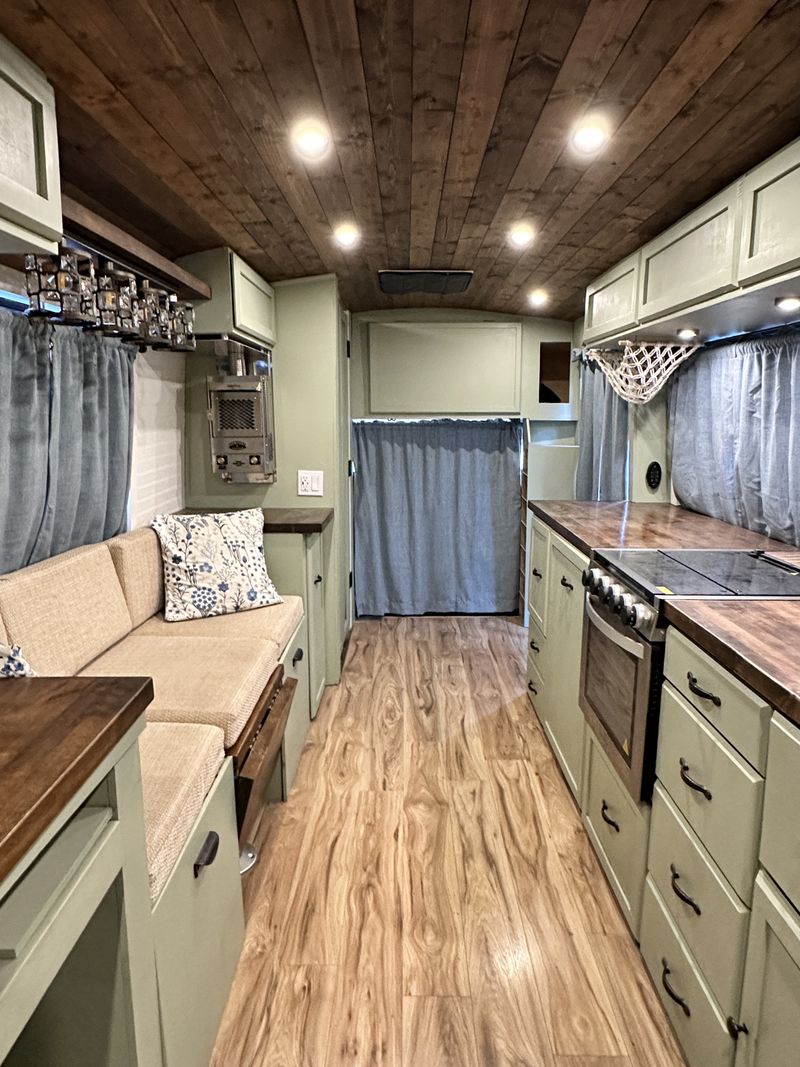Picture 1/28 of a Luxury Home on Wheels Beautiful Interior 2009 Ford E450 for sale in Saratoga Springs, Utah