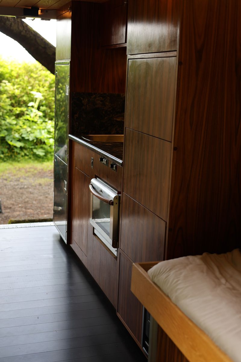 Picture 3/10 of a Freightliner (Mercedes) Sprinter 2500 Conversion for sale in Seattle, Washington