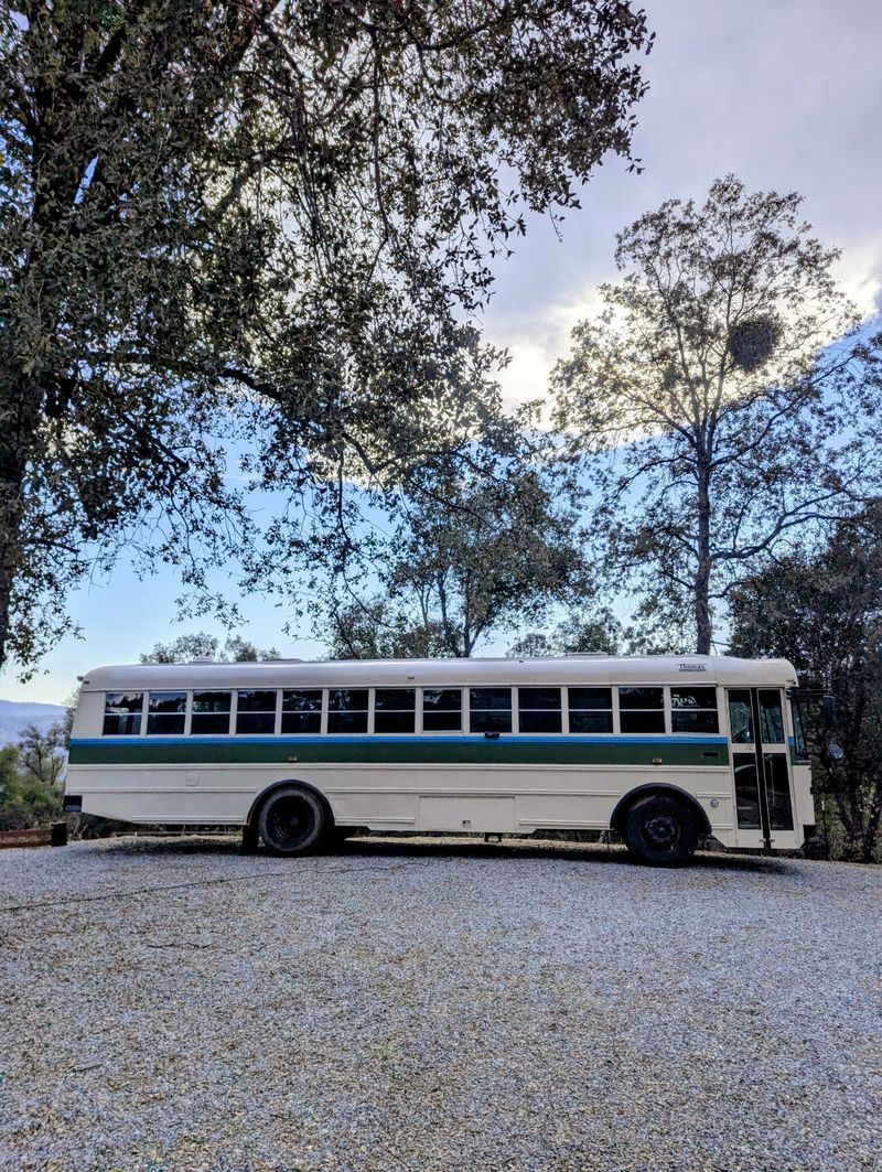 Picture 4/5 of a 2004 Thomas Saf T Liner MVP for sale in Oakhurst, California