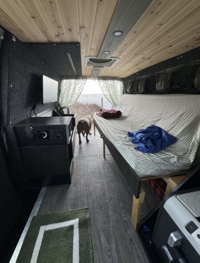 Photo of a Camper Van for sale: 2006 Ford e150 econoline camper van build