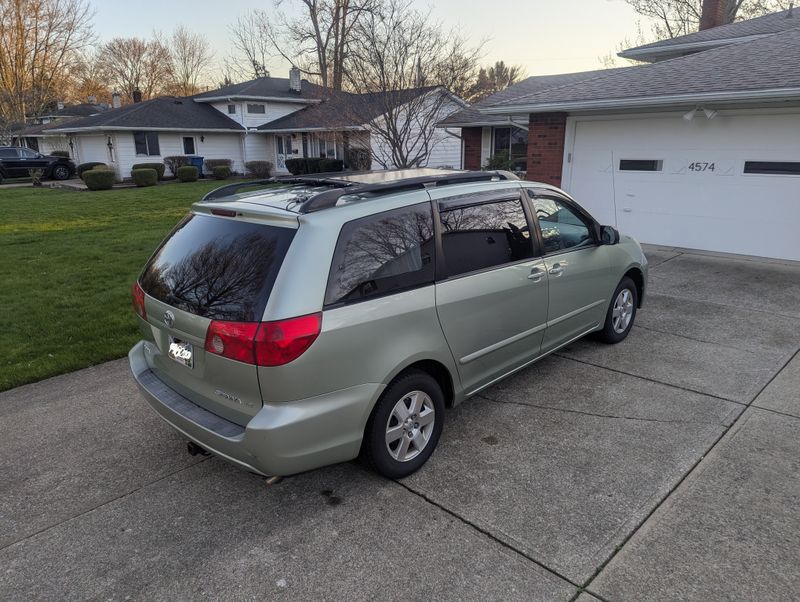 Picture 4/18 of a 2008 Toyota Sienna Solar Campervan for sale in North Olmsted, Ohio