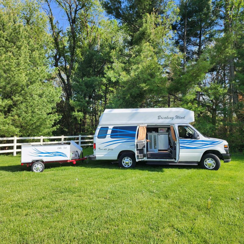 Picture 2/10 of a 2010 Ford E-350 Conversion  for sale in Peoria, Illinois