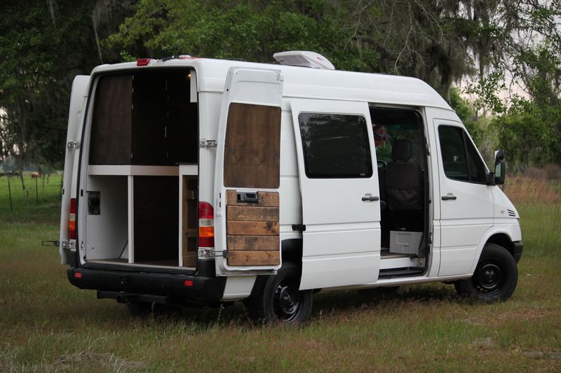 Picture 2/10 of a 2006 T1N Sprinter 148"ext for sale in Lake Butler, Florida