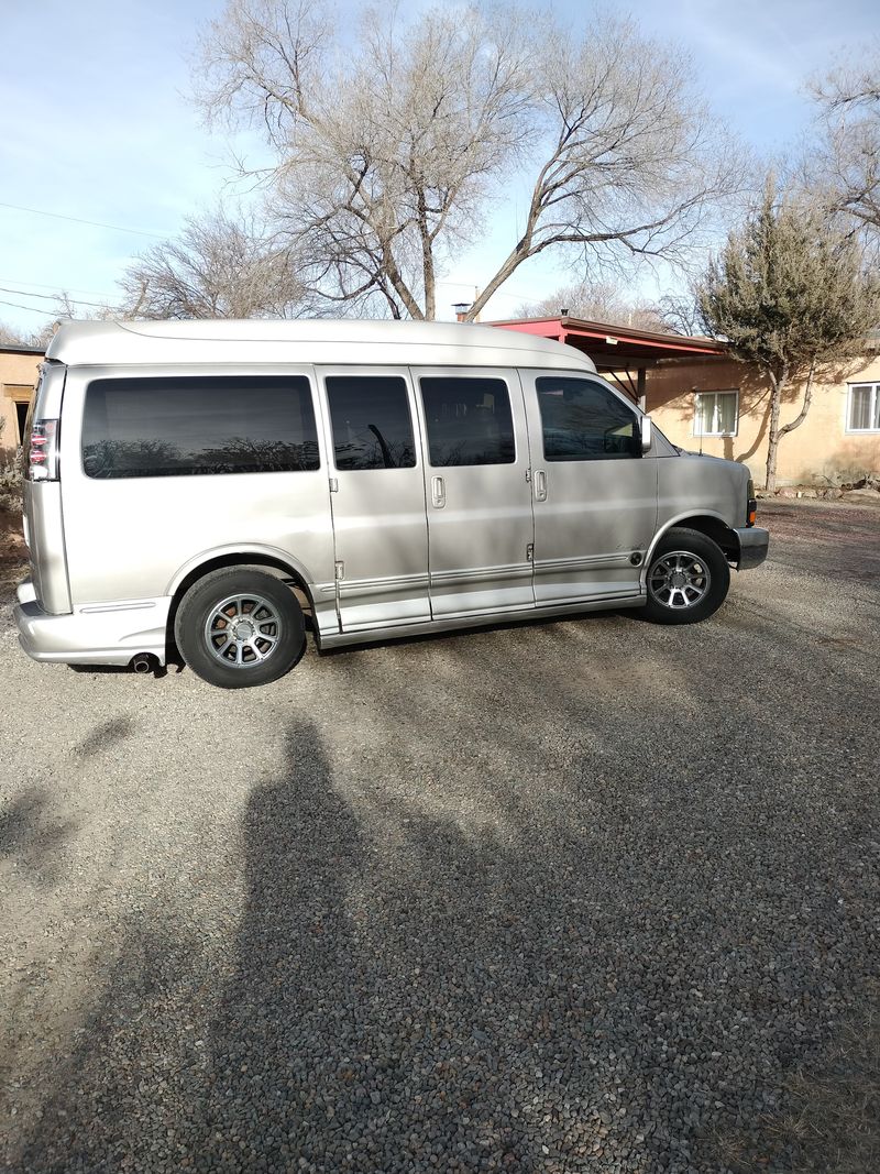 Picture 5/22 of a Hard to find AWD, Raised Roof Van, optional 2nd row seats for sale in Santa Fe, New Mexico