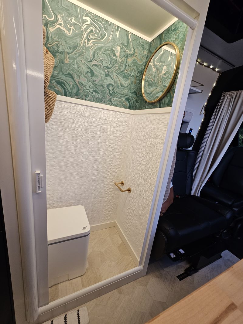 Picture 4/14 of a 2025 Mercedes Campervan – Luxury Adventure for 4 on Wheels! for sale in Papillion, Nebraska