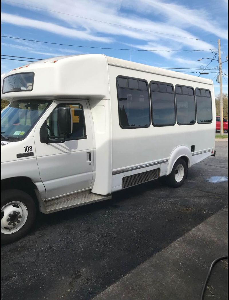 Picture 3/15 of a 2015 Goshen Ford E-Series  for sale in Utica, New York