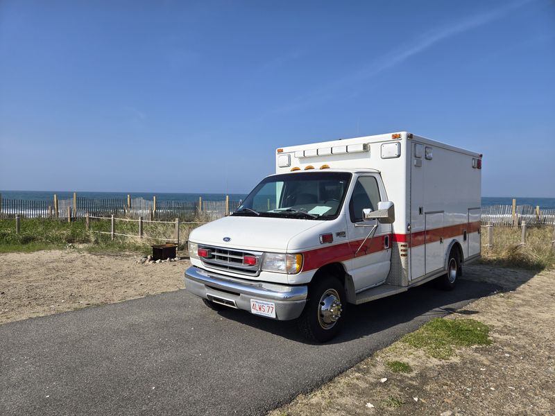 Picture 4/12 of a 1997 7.3L Ford Econoline Ambulance for sale in Cambridge, Massachusetts
