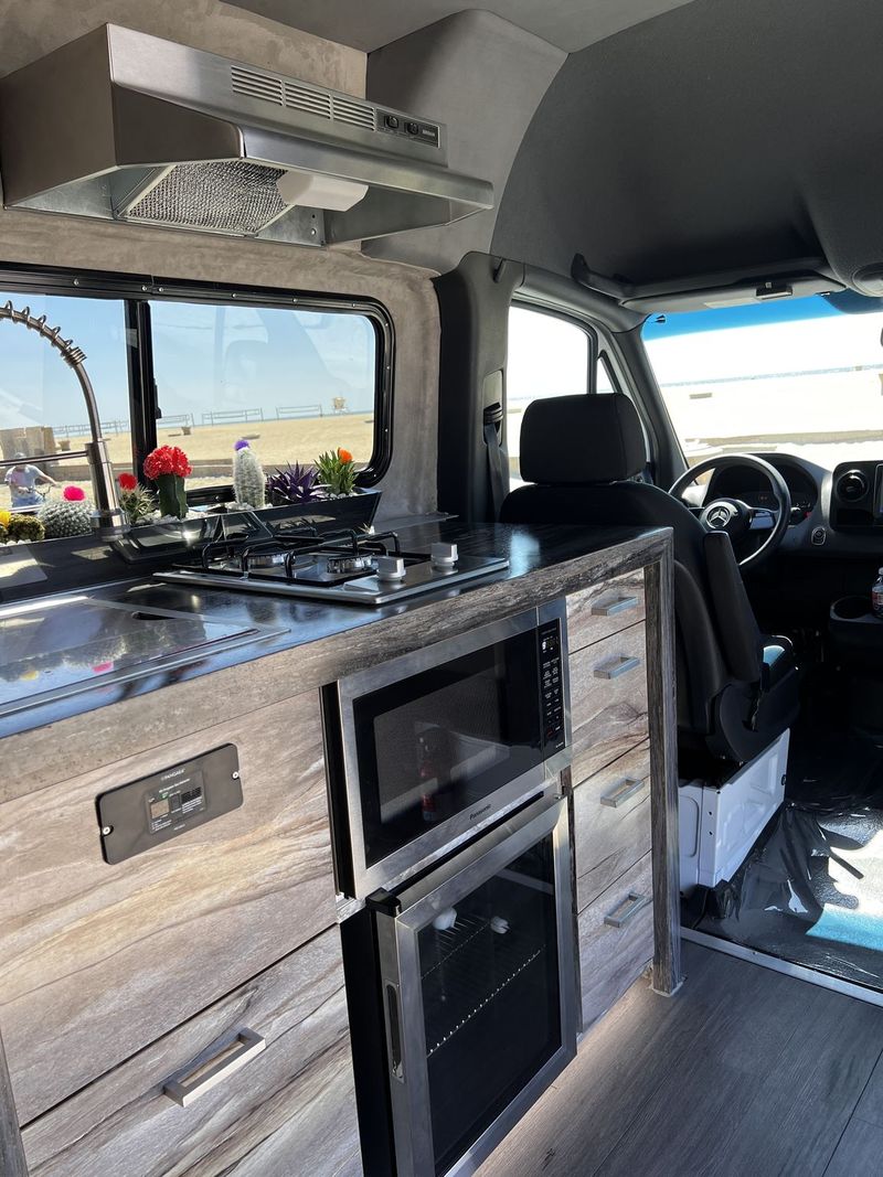 Picture 4/42 of a 2020 Mercedes-Benz CUSTOM HANDCRAFTED CAMPERVAN for sale in Huntington Beach, California