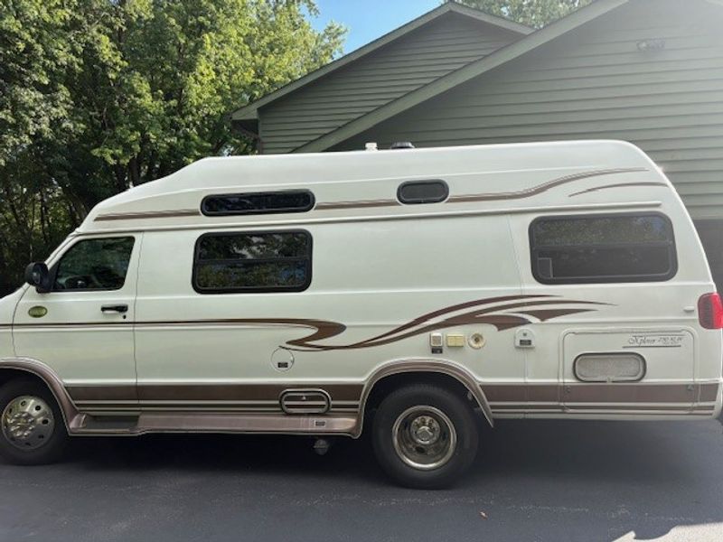 Picture 2/30 of a 1998 Dodge Ram B3500 XLW (wide body) for sale in Antioch, Illinois